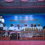 நான் சொல்லுவதை உங்கள் வீட்டுப் பிள்ளைகளிடமும் ஊர் பிள்ளைகளிடமும் அப்படியே நடைமுறைப்படுத்துங்கள்